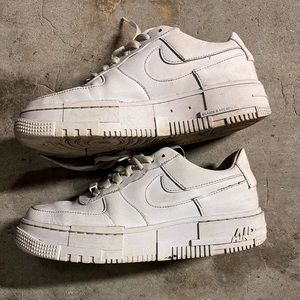 Nike Air Force 1 Pixels